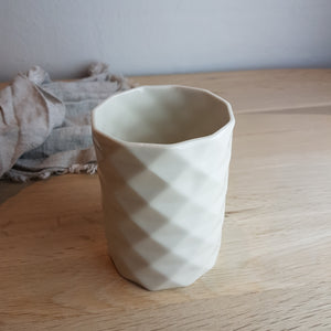 #132 Fold vase H 10 cm Ø 8 cm.