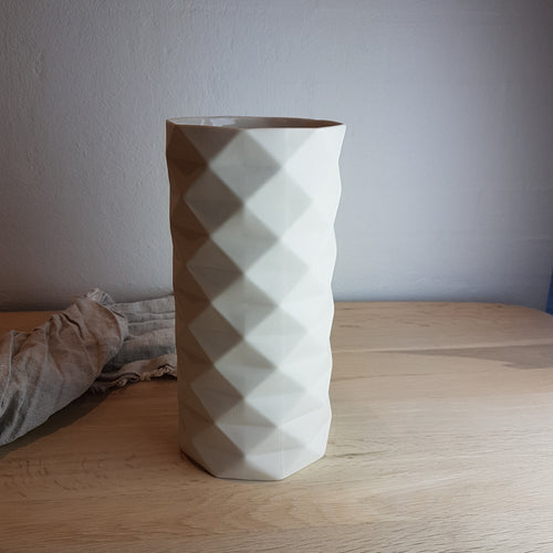 Fold vase H 25 cm Ø 12 cm.