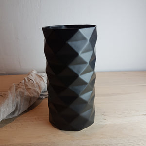 Fold vase H 22,5 cm Ø 12 cm.